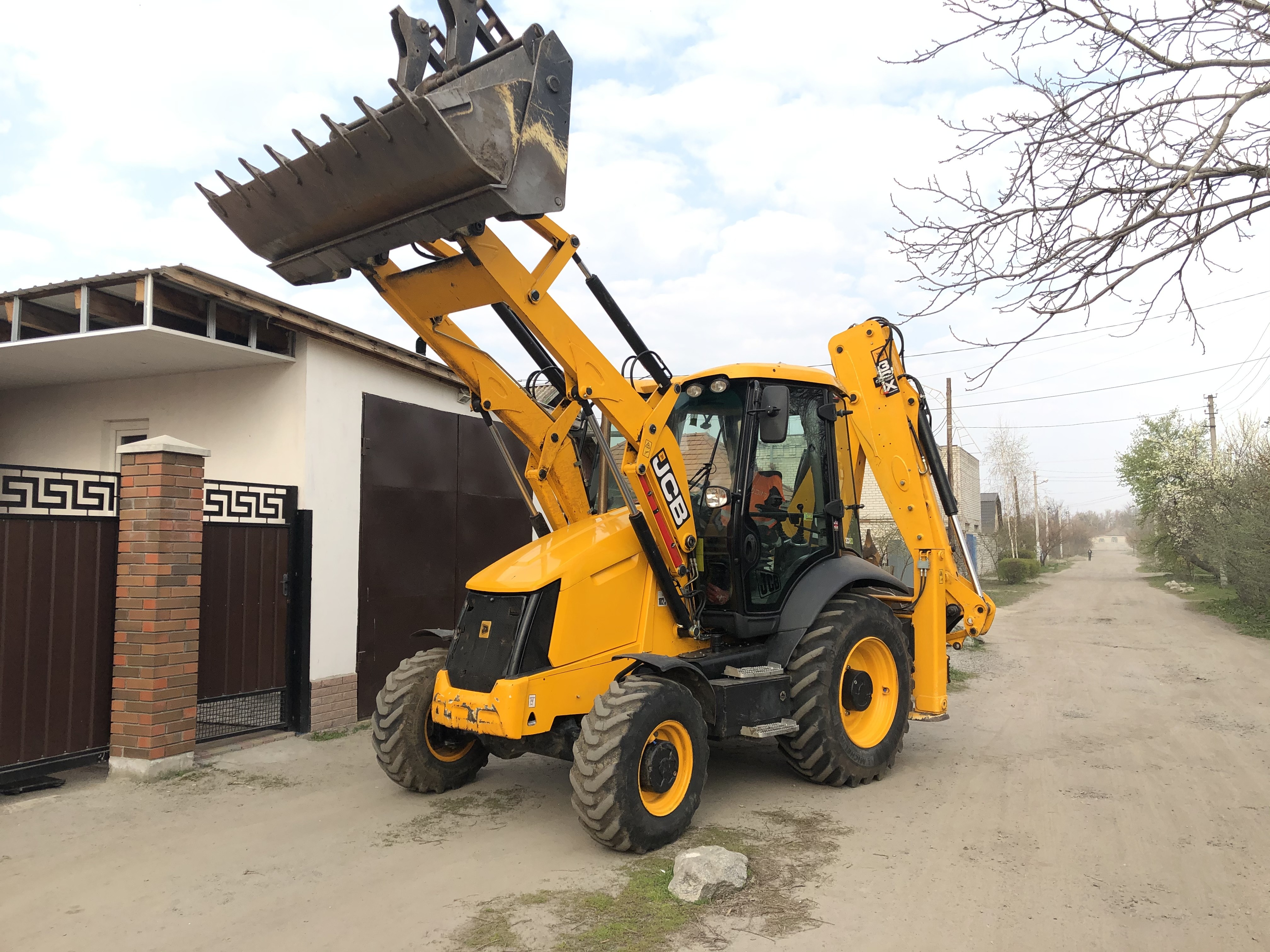 Услуги экскаватора-погрузчика JCB 3cx 4XAv