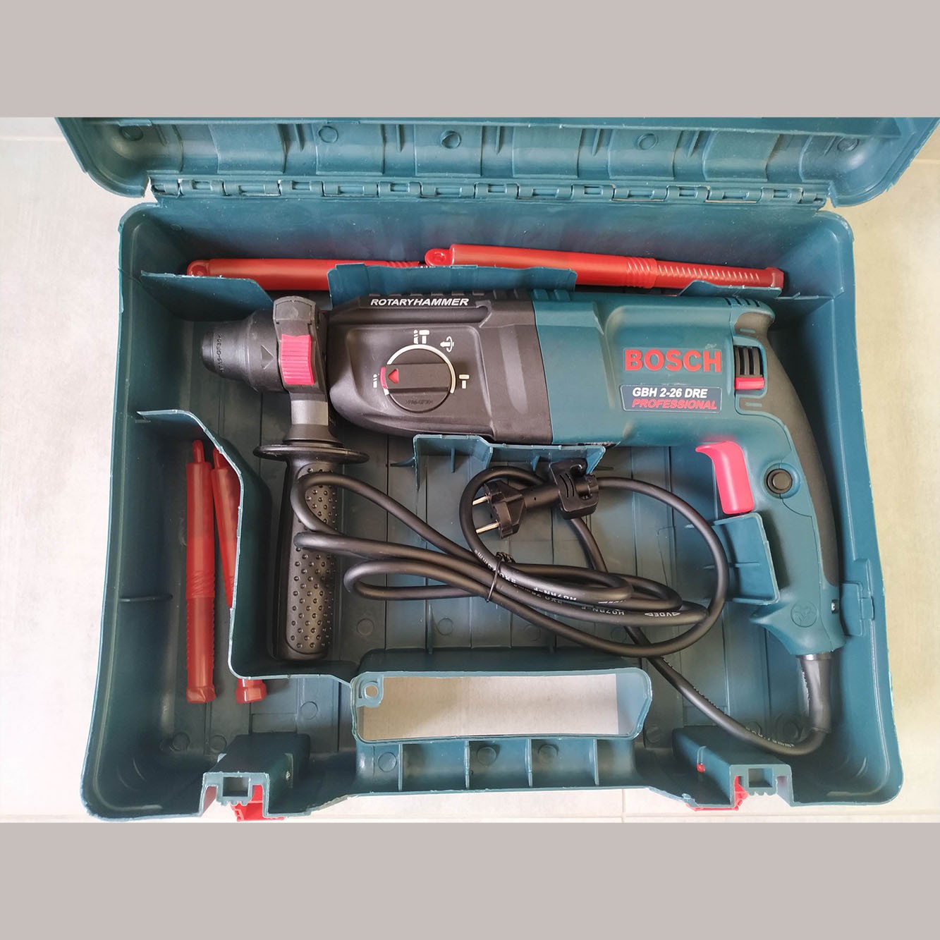 Перфоратор BOSCH 800W K0k6