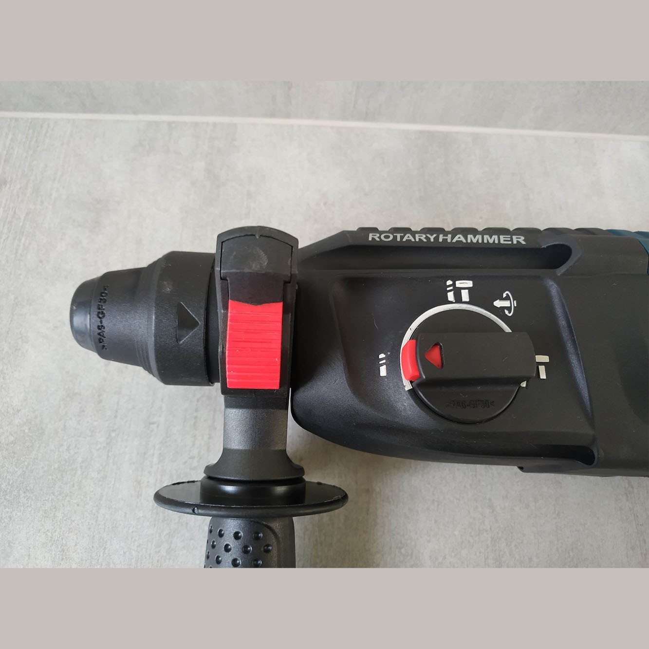 Перфоратор BOSCH 800W K0k6