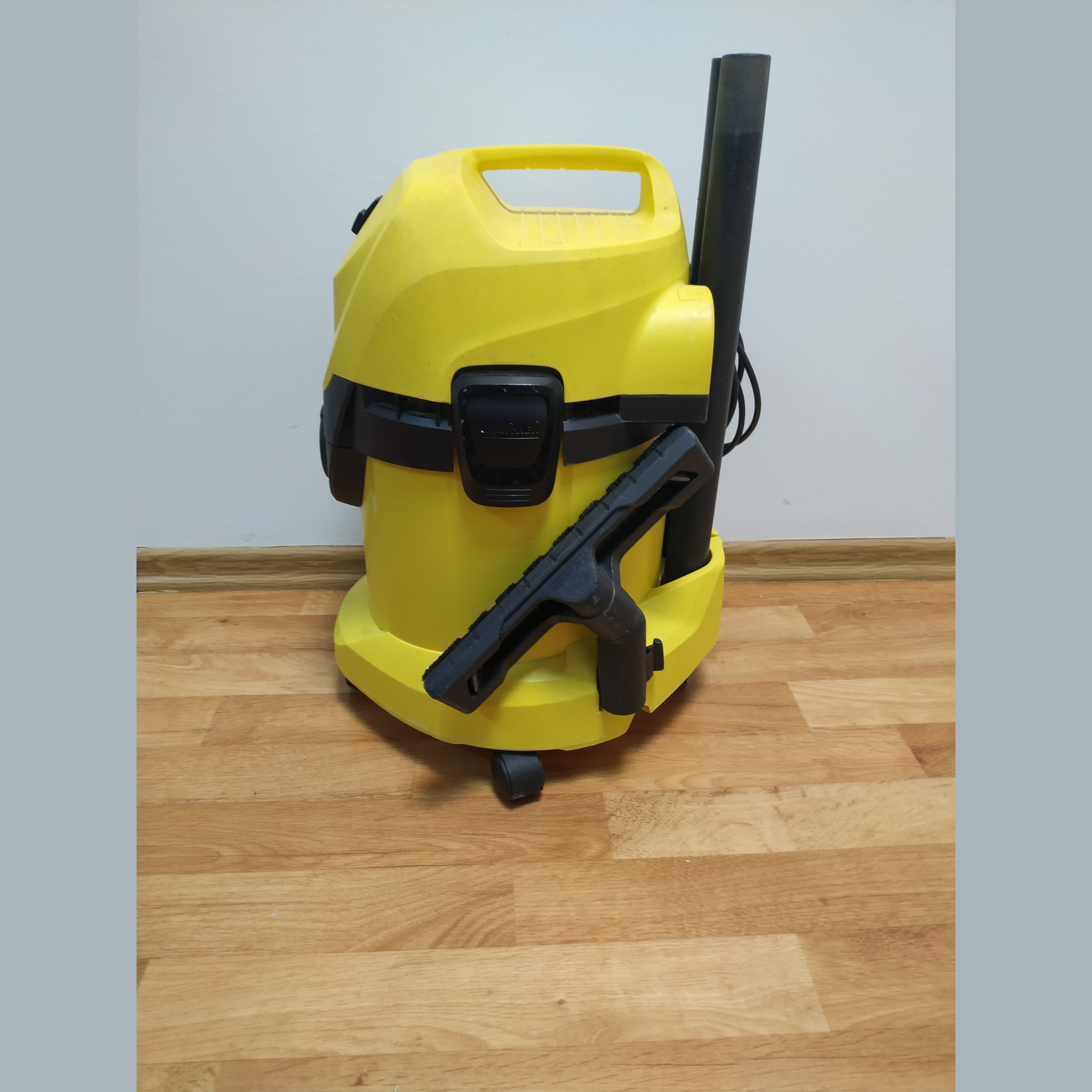 Промышленный строительный пылесос Karcher WD3 7MBp