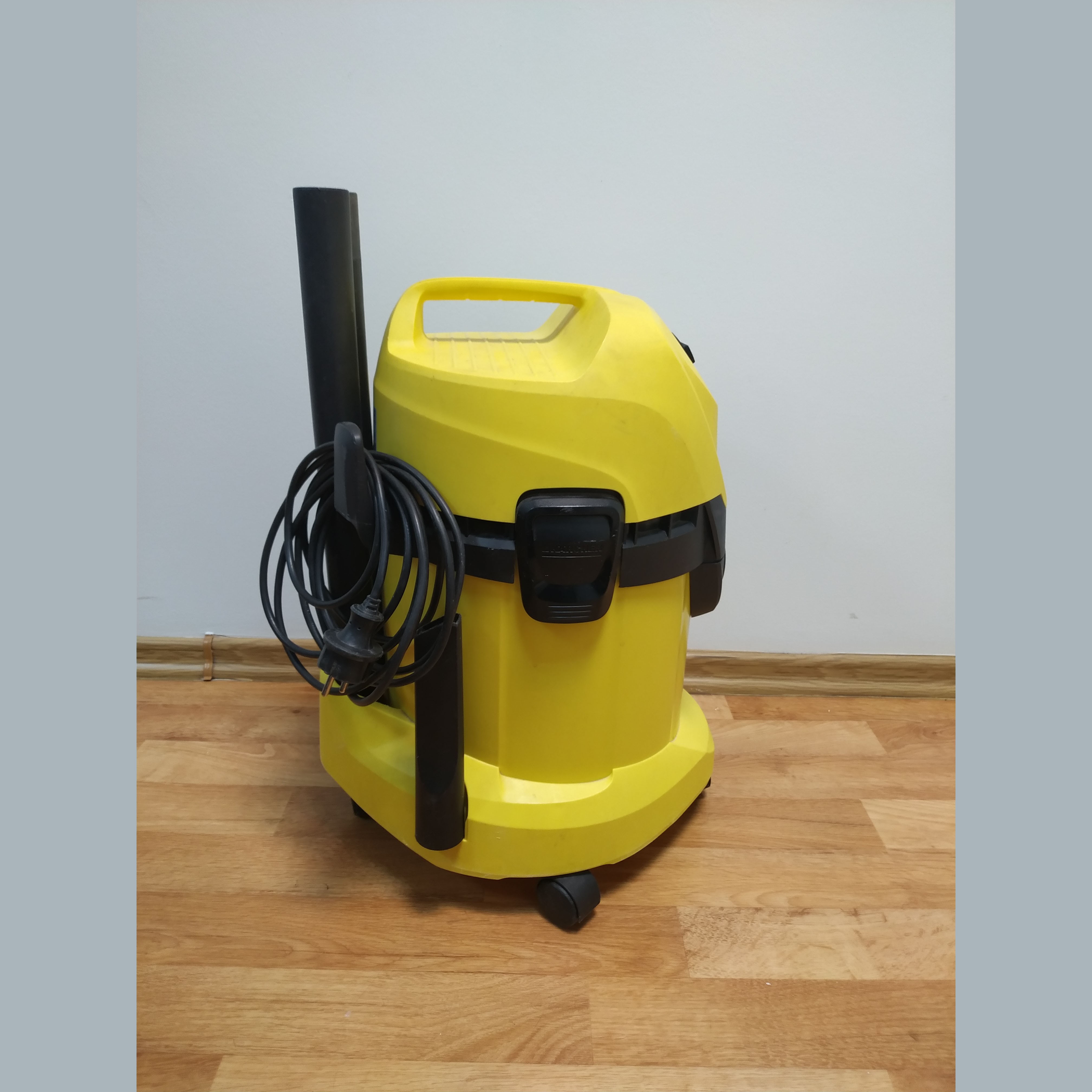 Промышленный строительный пылесос Karcher WD3 7MBp