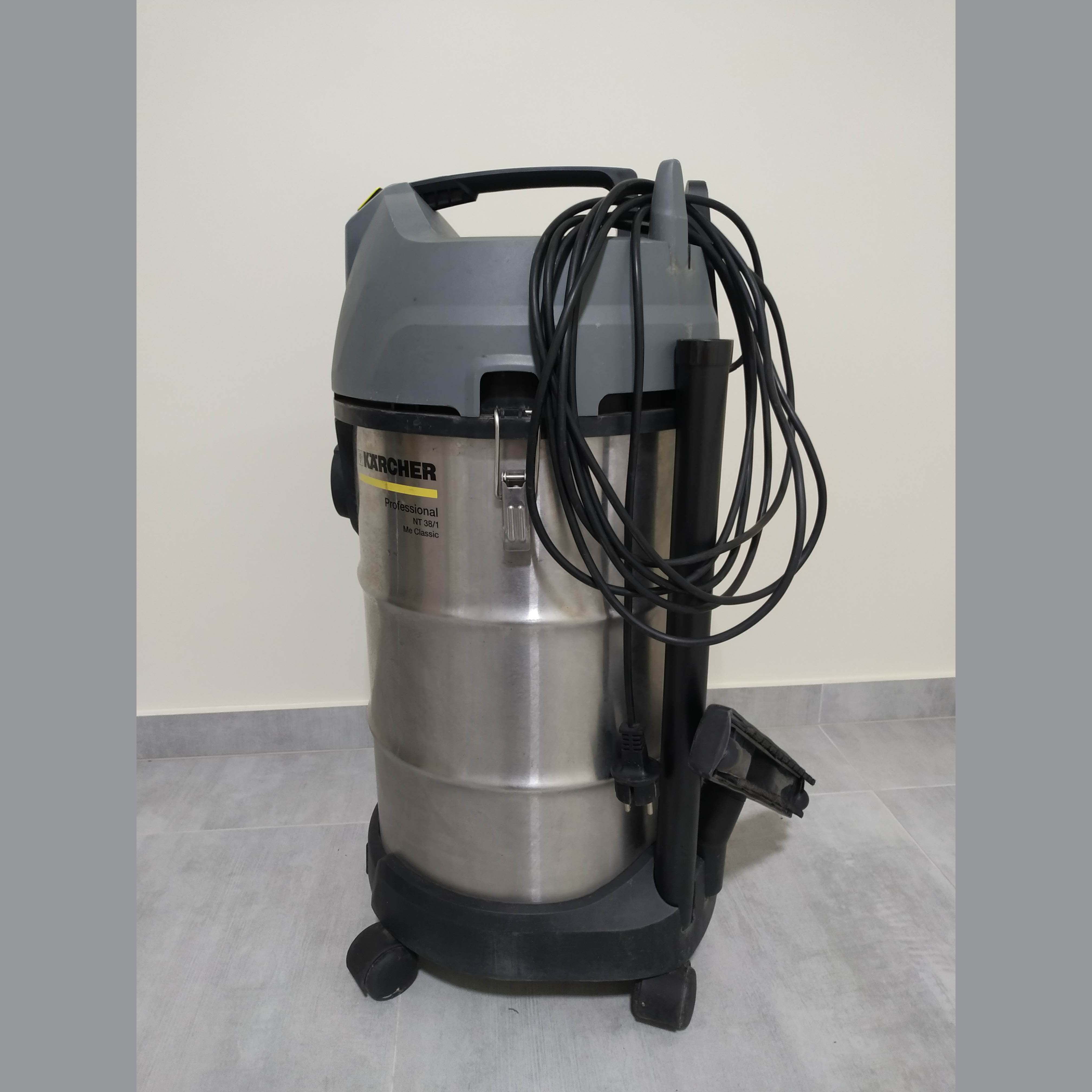 Промышленный строительный пылесос Karcher NT38/1 ddyw