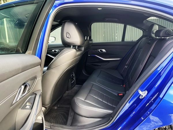 370 Авто BMW M340I X DRIVE синяя без водителя 9zBk