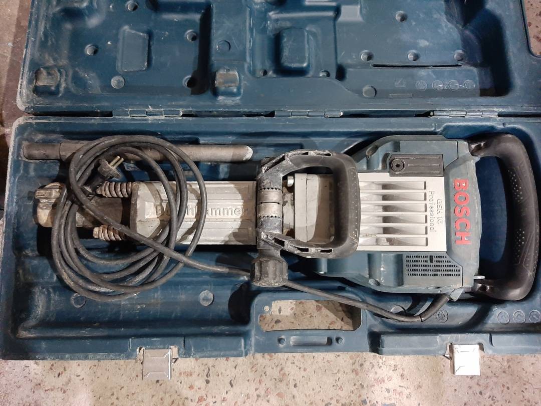 Отбойный молоток BOSCH GSH 16-30 6JQY