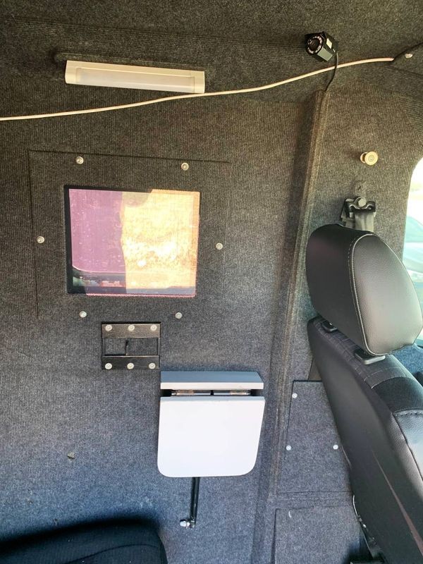 402 Микроавтобус Mercedes-Benz Sprinter белый бронированный qmNv