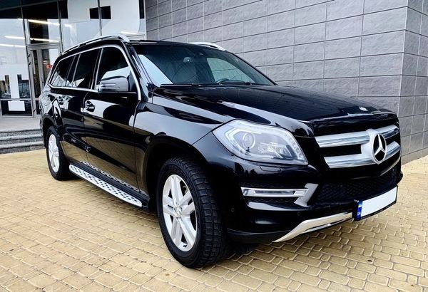 299 Внедорожник MERCEDES BENZ GL350D 4MATIC 2016 черный lrr7
