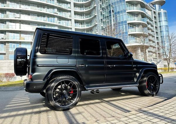 244 Внедорожник MERCEDES G63 AMG с водителем jyp2