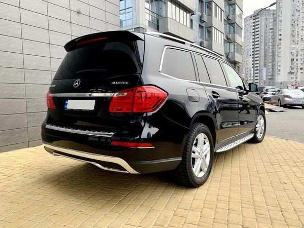 299 Внедорожник MERCEDES BENZ GL350D 4MATIC 2016 черный lrr7