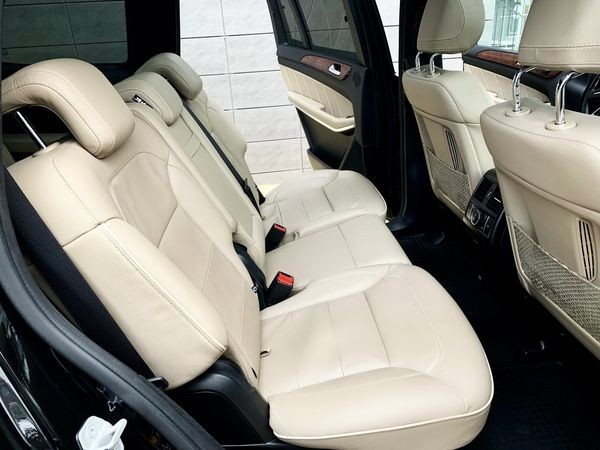 299 Внедорожник MERCEDES BENZ GL350D 4MATIC 2016 черный lrr7