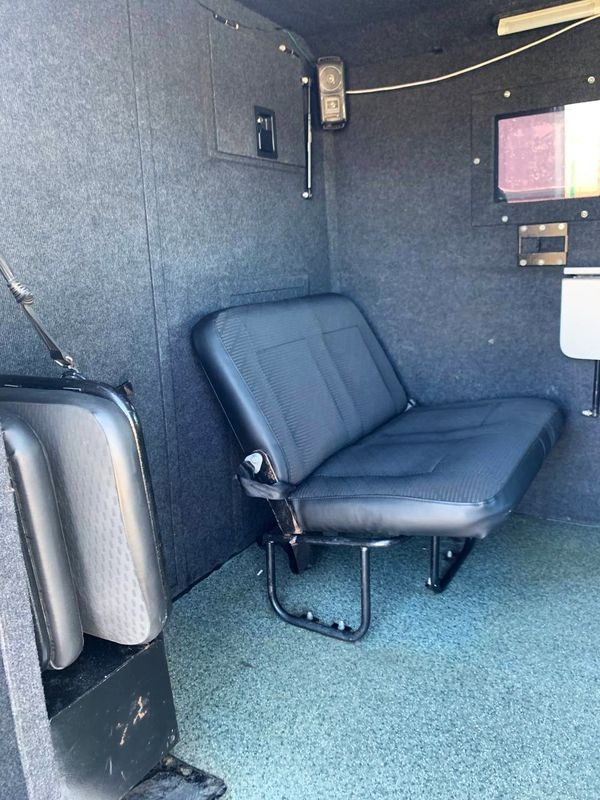402 Микроавтобус Mercedes-Benz Sprinter белый бронированный qmNv