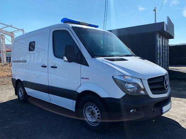 402 Микроавтобус Mercedes-Benz Sprinter белый бронированный qmNv