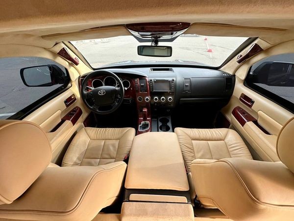 404 Toyota Sequoia внедорожник B6 бронированный K0Ny