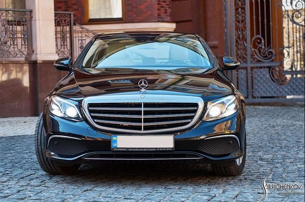 102 Mercedes-Benz W213 E класса авто на свадьбу 3van