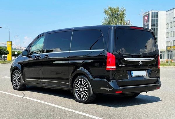 257 Микроавтобус Mercedes-Benz V-class 2019 год без водителя jJ5B