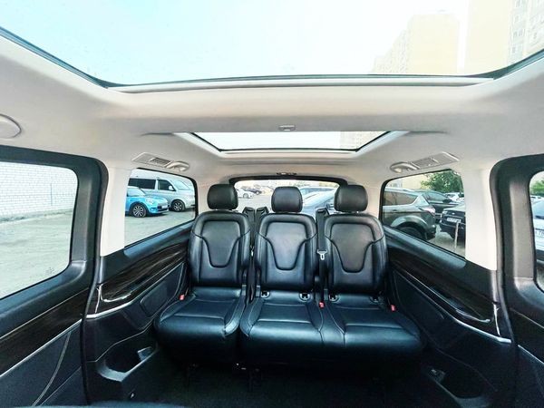 257 Микроавтобус Mercedes-Benz V-class 2019 год без водителя jJ5B