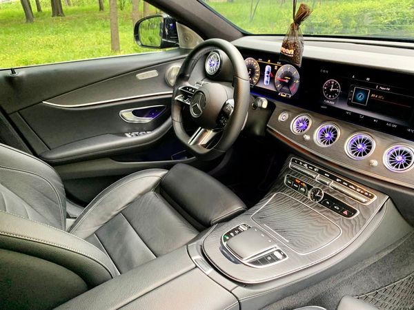053 Mercedes-Benz W213 E200D авто на свадьбу YZzL