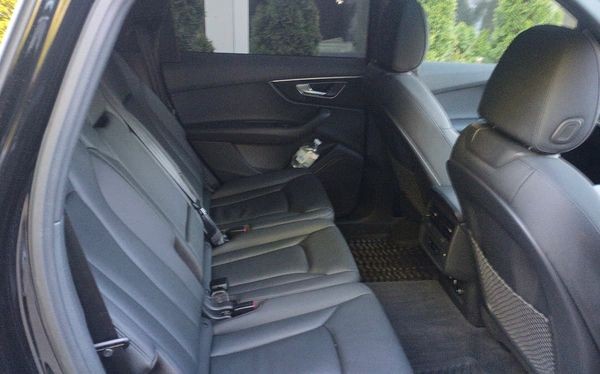 259 Внедорожник на свадьбу Audi Q7 черный 2Zoj