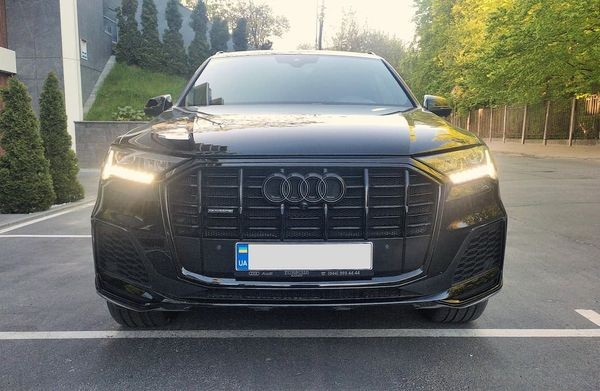 259 Внедорожник на свадьбу Audi Q7 черный 2Zoj