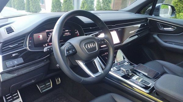 259 Внедорожник на свадьбу Audi Q7 черный 2Zoj