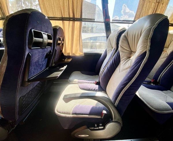 299 Neoplan 116H white заказать автобус на свадьбу 01LY