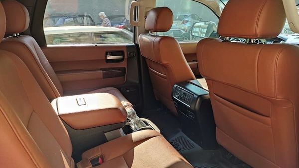 381 Toyota Sequoia белый джип на свадьбу 8LpO