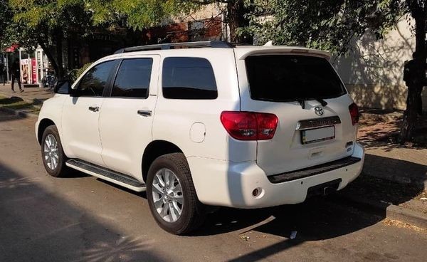 381 Toyota Sequoia белый джип на свадьбу 8LpO