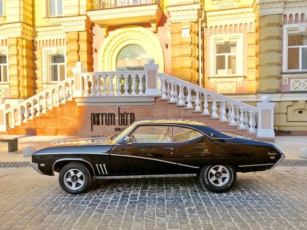212 Ретро автомобиль Buick Skylark Custom на свадьбу съемки 2WzB