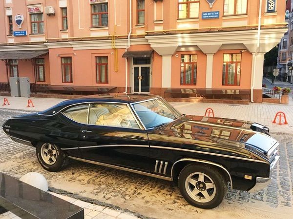 212 Ретро автомобиль Buick Skylark Custom на свадьбу съемки 2WzB