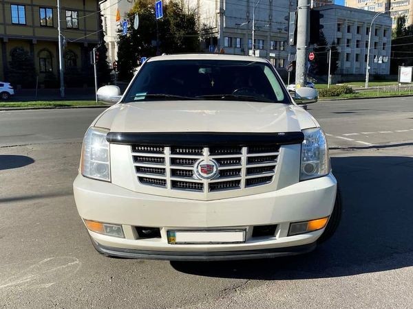 232 Внедорожник Cadillac Escalade белый на свадьбу l1em