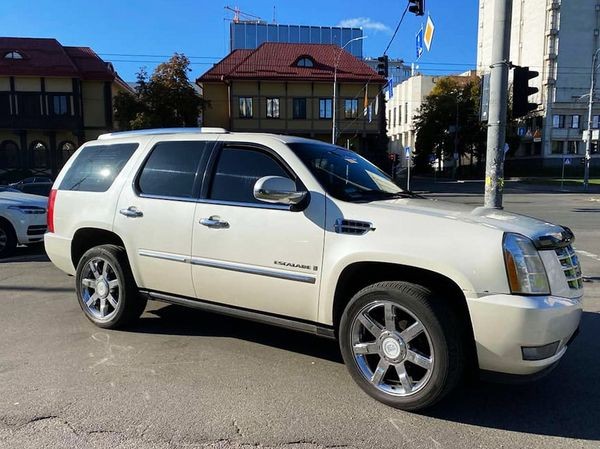 232 Внедорожник Cadillac Escalade белый на свадьбу l1em