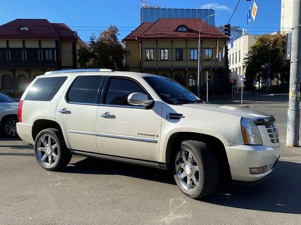 232 Внедорожник Cadillac Escalade белый на свадьбу l1em