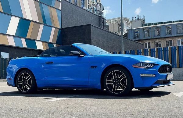 265 Ford Mustang GT синий кабриолет с водителем 50L4