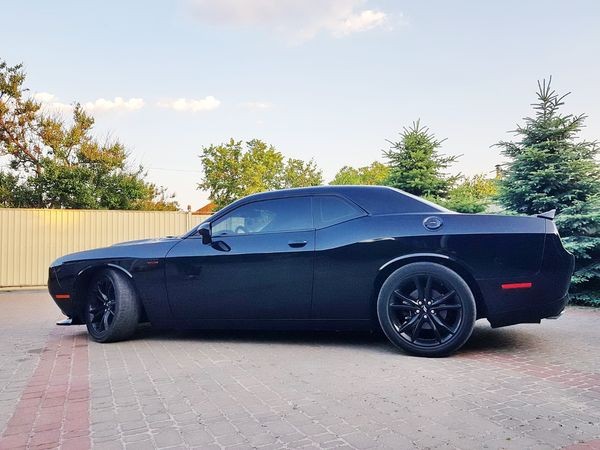 267 Dodge Challenger RT 2018 года 5.7 л Mrzk