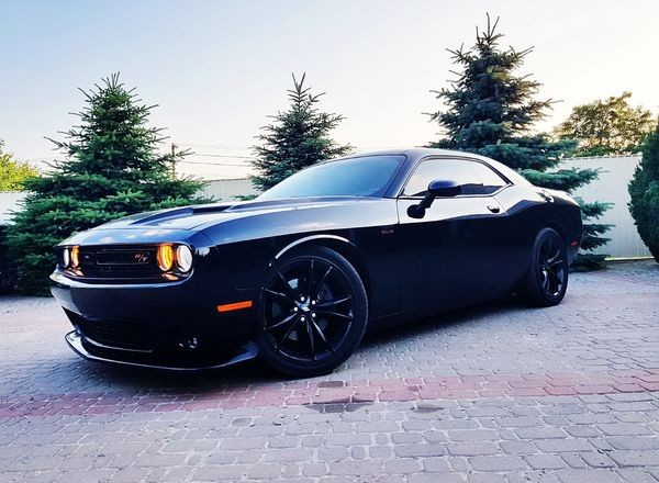 267 Dodge Challenger RT 2018 года 5.7 л Mrzk