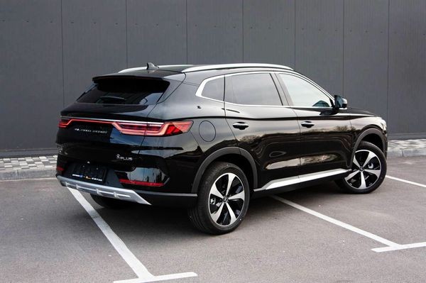 126 BYD ID электро внедорожник на свадьбу 25Mn