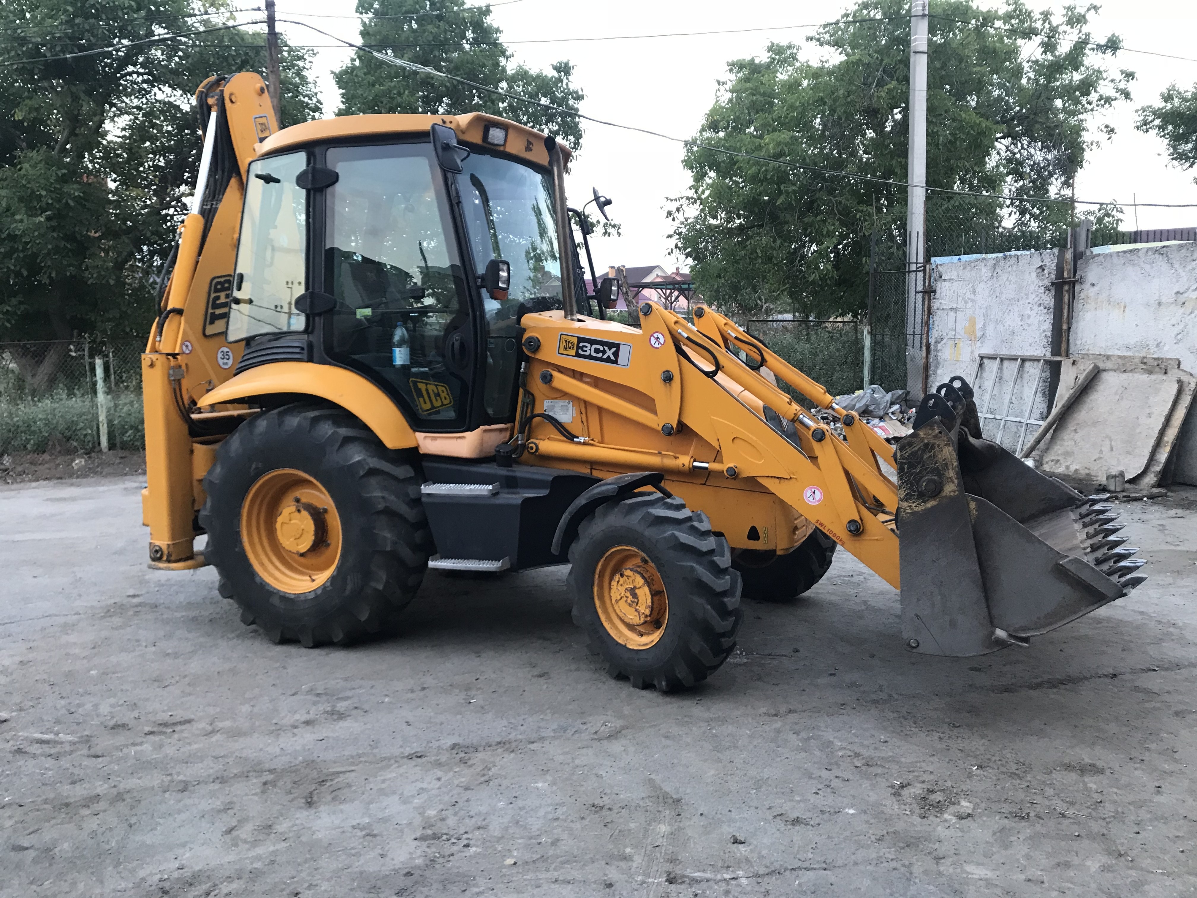 Услуги экскаватора-погрузчика JCB-3cx nmKa