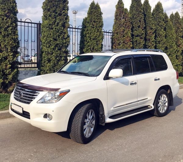 243 Внедорожник Lexus LX570 белый на свадьбу j1w7