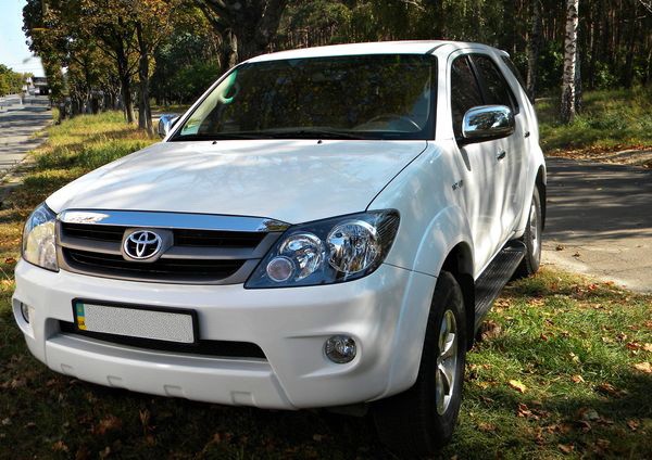 266 Внедорожник Toyota Fortuner авто на свадьбу 3mr6