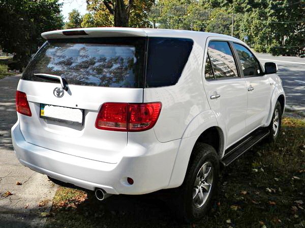 266 Внедорожник Toyota Fortuner авто на свадьбу 3mr6