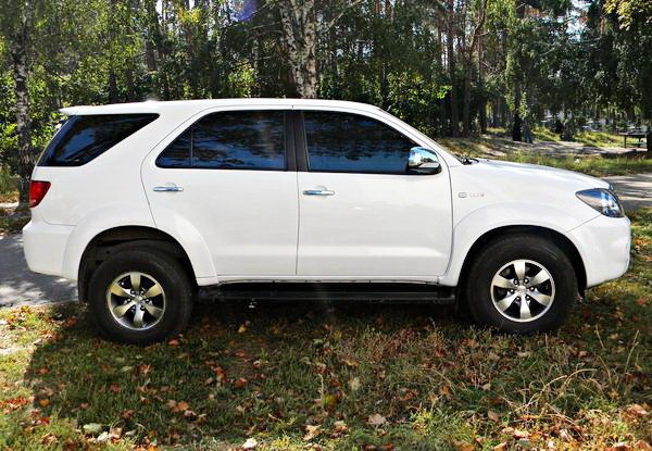 266 Внедорожник Toyota Fortuner авто на свадьбу 3mr6