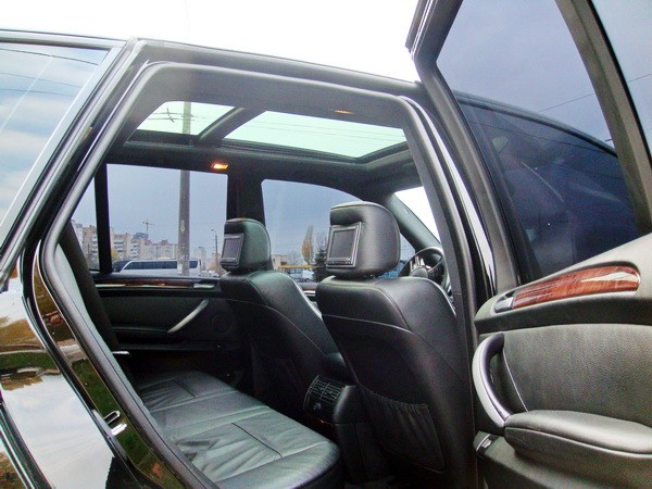 262 Внедорожник BMW X5 черный авто на свадьбу 2ZeY