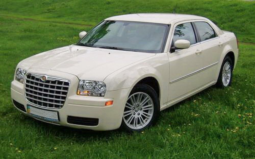 130 Chrysler 300C ванильный авто на свадьбу 2wv9