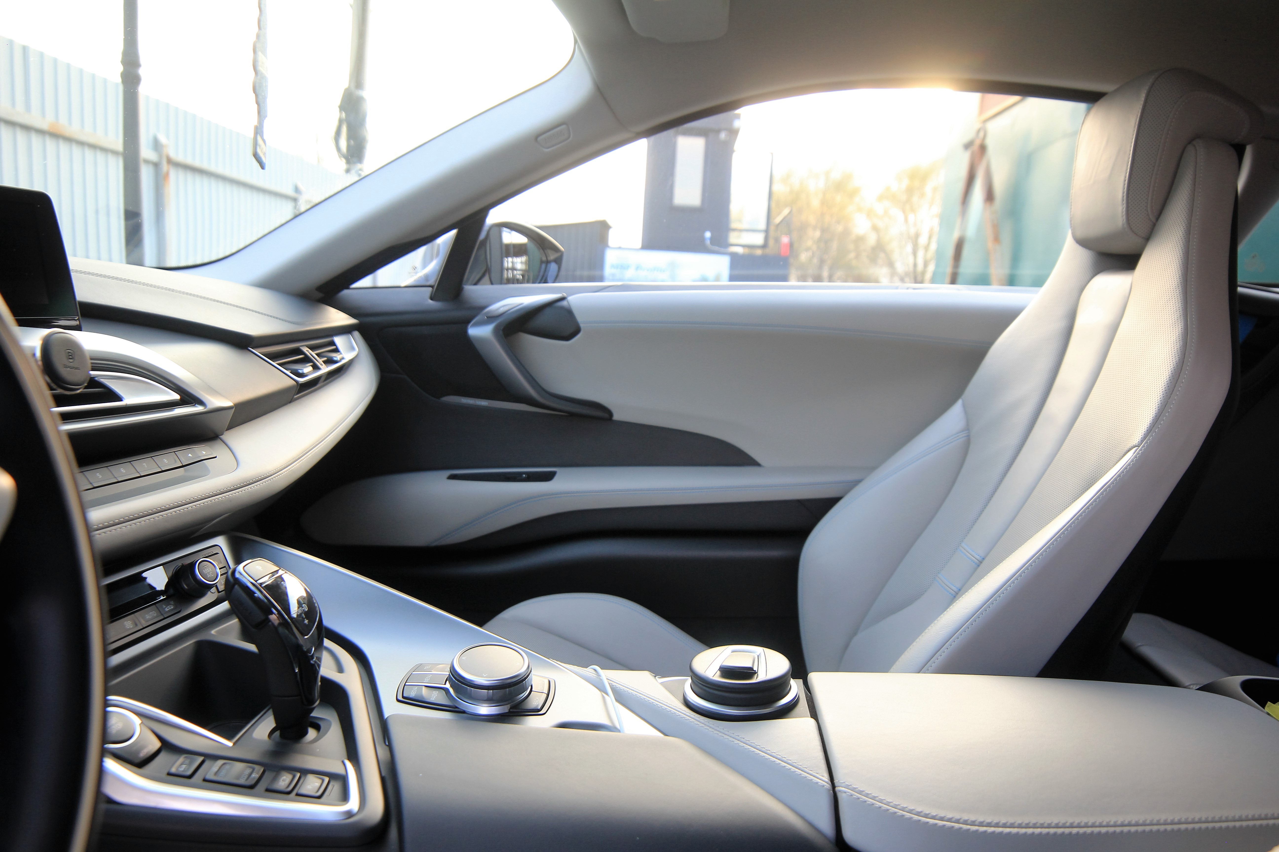 Тест-Драйв спортивной машины BMW I8 YJnw