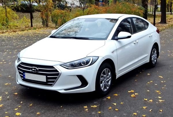 167 Hyundai Elantra 2018 белая авто на свадьбу 3JQA