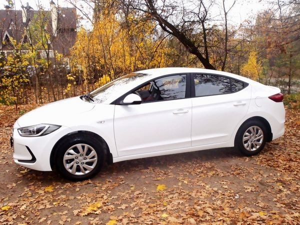167 Hyundai Elantra 2018 белая авто на свадьбу 3JQA