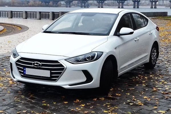 167 Hyundai Elantra 2018 белая авто на свадьбу 3JQA