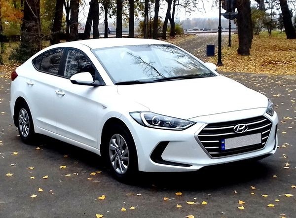 167 Hyundai Elantra 2018 белая авто на свадьбу 3JQA