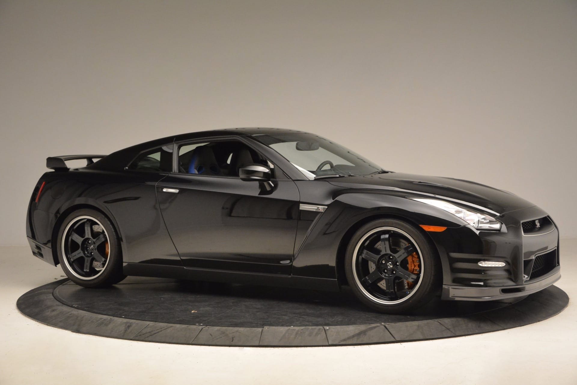 Тест-Драйв спорткара Nissan GT-R EmL0