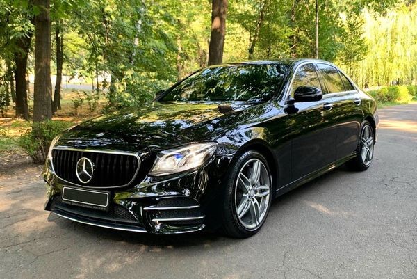 101 Mercedes-Benz W213 E300 на свадьбу 3mLQ