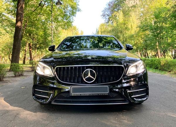 101 Mercedes-Benz W213 E300 на свадьбу 3mLQ